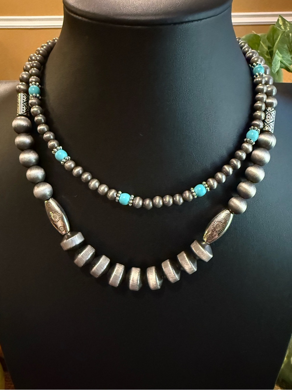Southwestern Tribal Cowgirl Style Faux Desert Pearls Howlite Turquoise Necklace